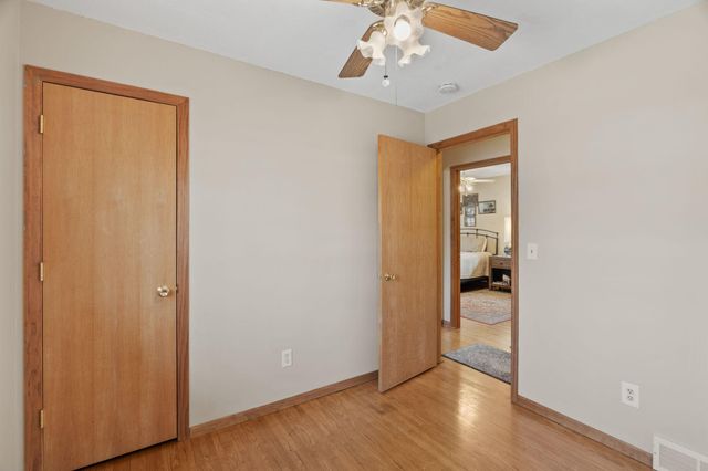 950 Blackoaks Lane, Anoka, MN 55303