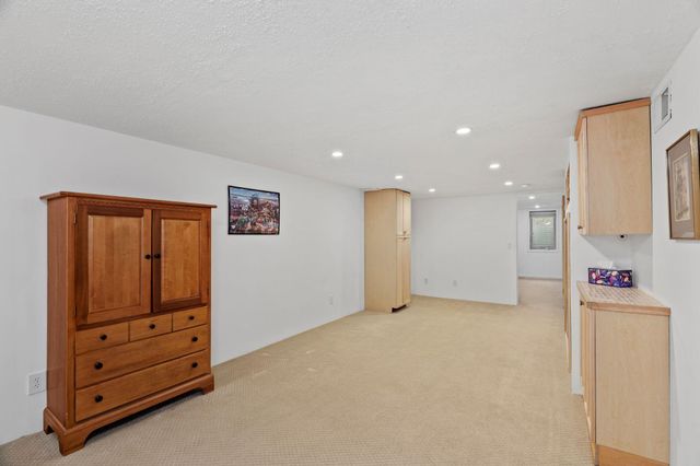 950 Blackoaks Lane, Anoka, MN 55303