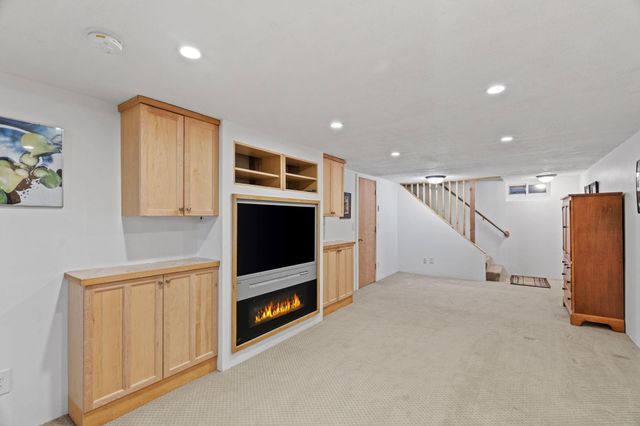 950 Blackoaks Lane, Anoka, MN 55303