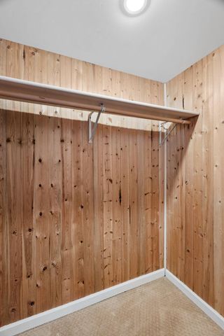 950 Blackoaks Lane, Anoka, MN 55303