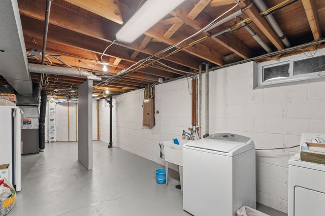 950 Blackoaks Lane, Anoka, MN 55303