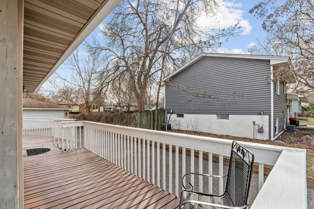 950 Blackoaks Lane, Anoka, MN 55303