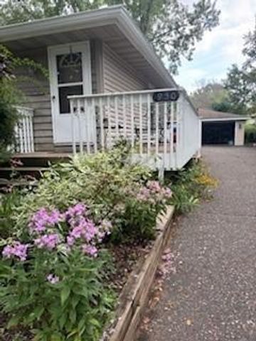 950 Blackoaks Lane, Anoka, MN 55303