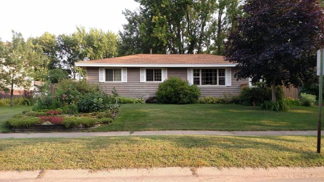 950 Blackoaks Lane, Anoka, MN 55303