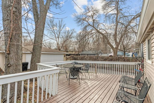 950 Blackoaks Lane, Anoka, MN 55303