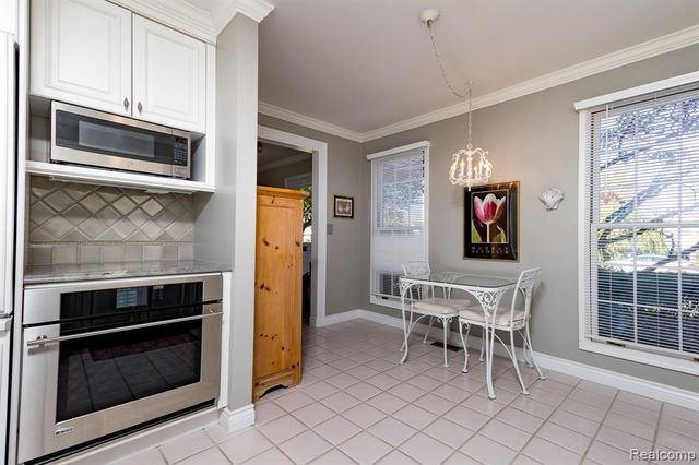 16329 Birwood Avenue, Beverly Hills, MI 48025