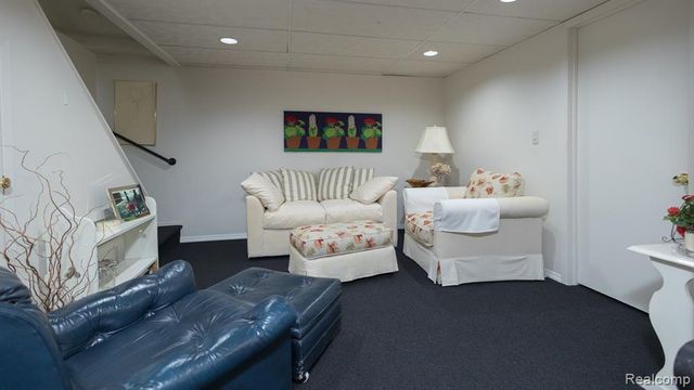 16329 Birwood Avenue, Beverly Hills, MI 48025