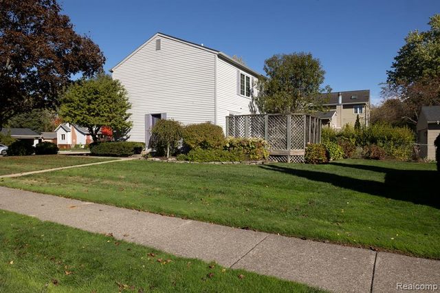 16329 Birwood Avenue, Beverly Hills, MI 48025