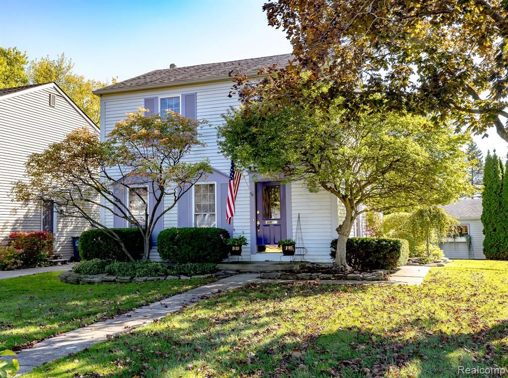 16329 Birwood Avenue, Beverly Hills, MI 48025