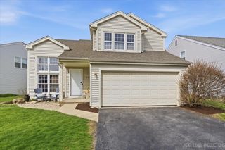 620 GREEN MEADOW Lane, Geneva, IL 60134