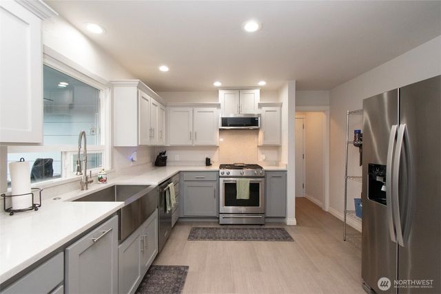 1720 W 8th Street, Port Angeles, WA 98363