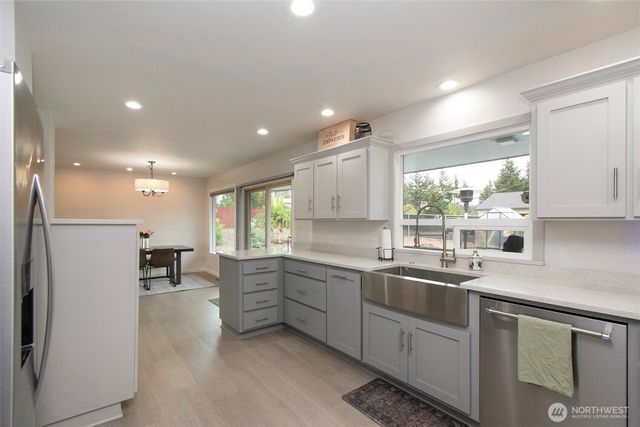 1720 W 8th Street, Port Angeles, WA 98363