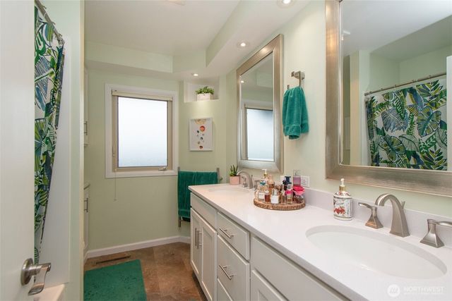 1720 W 8th Street, Port Angeles, WA 98363