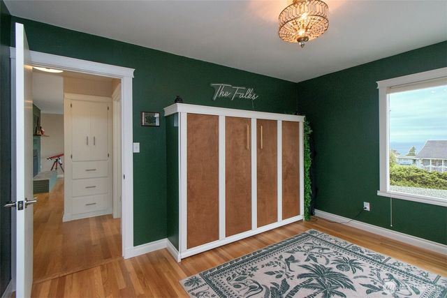1720 W 8th Street, Port Angeles, WA 98363