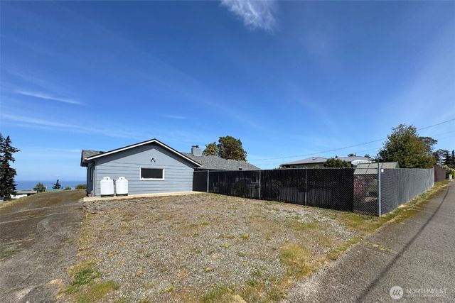 1720 W 8th Street, Port Angeles, WA 98363