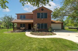 90 NINE PATCH DR, Poteet, TX 78065