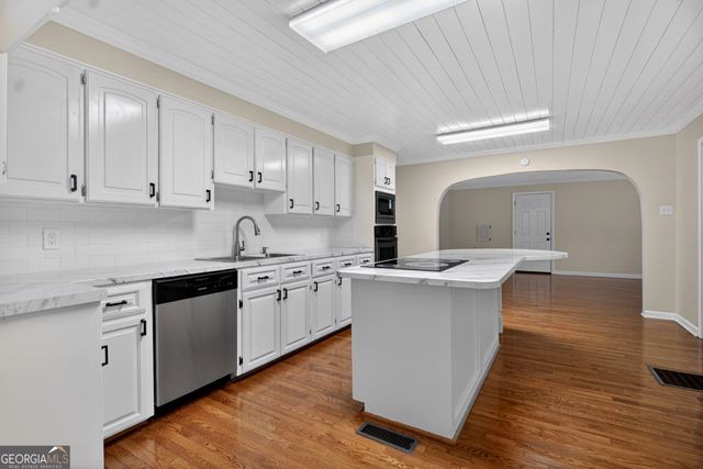 121 N Chilton Crescent, Lagrange, GA 30240