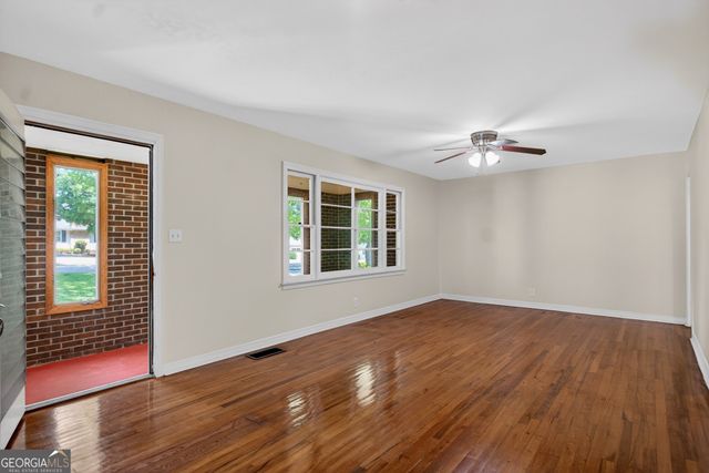 121 N Chilton Crescent, Lagrange, GA 30240