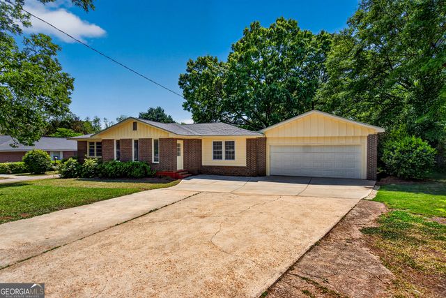 121 N Chilton Crescent, Lagrange, GA 30240