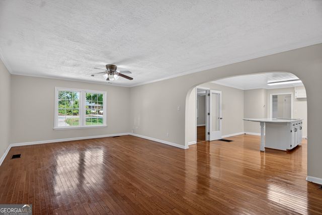 121 N Chilton Crescent, Lagrange, GA 30240