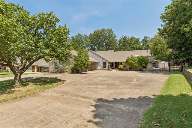 2008 Mistletoe Court, Edmond, OK 73034