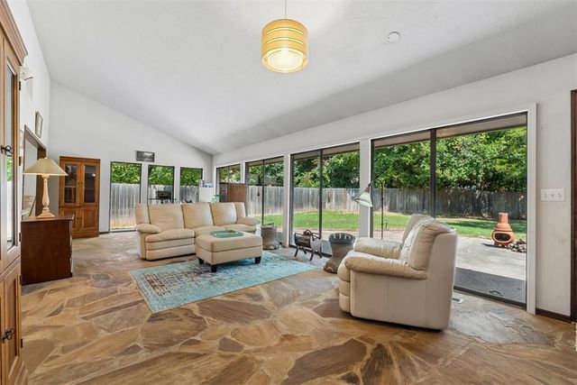 2008 Mistletoe Court, Edmond, OK 73034