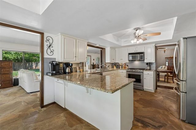 2008 Mistletoe Court, Edmond, OK 73034