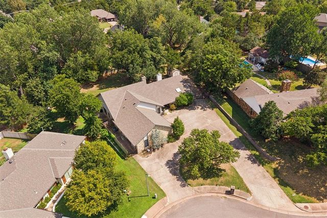 2008 Mistletoe Court, Edmond, OK 73034