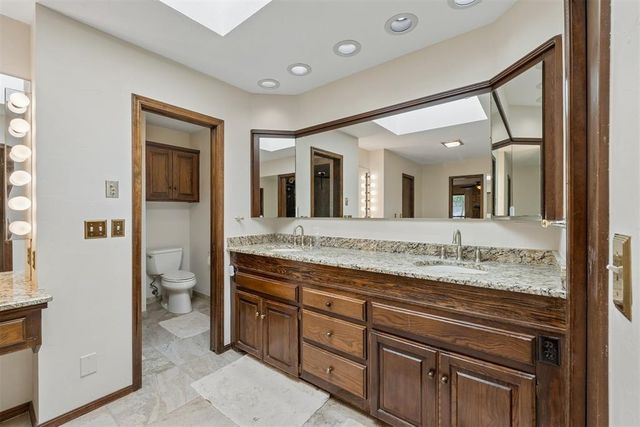 2008 Mistletoe Court, Edmond, OK 73034
