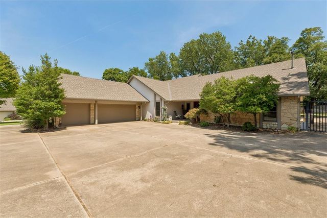 2008 Mistletoe Court, Edmond, OK 73034