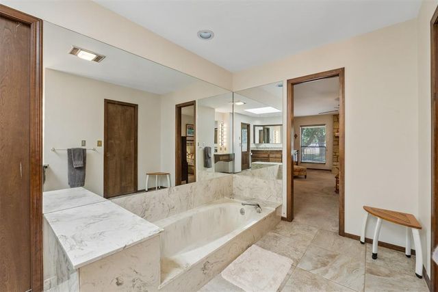 2008 Mistletoe Court, Edmond, OK 73034