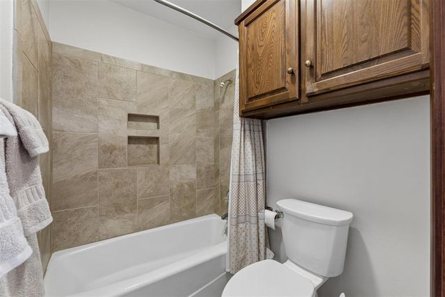 2008 Mistletoe Court, Edmond, OK 73034