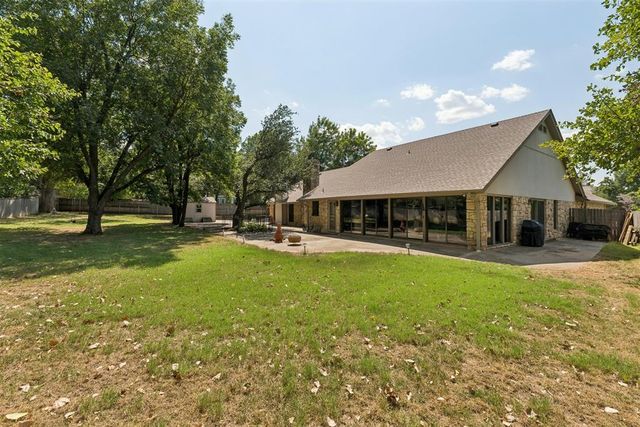 2008 Mistletoe Court, Edmond, OK 73034