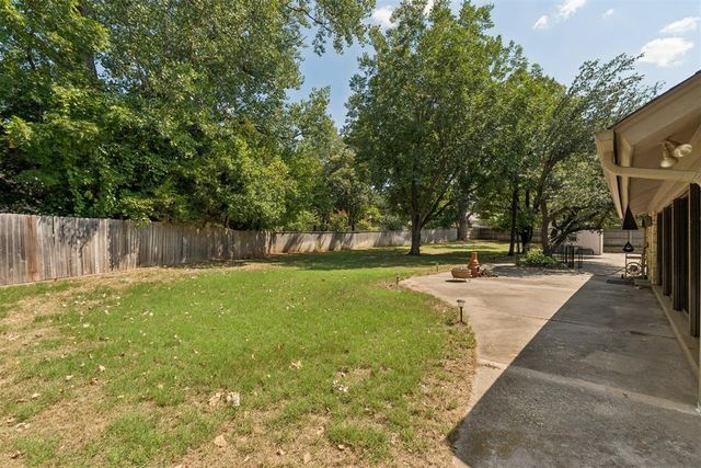 2008 Mistletoe Court, Edmond, OK 73034