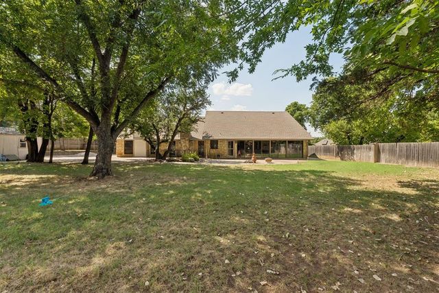 2008 Mistletoe Court, Edmond, OK 73034