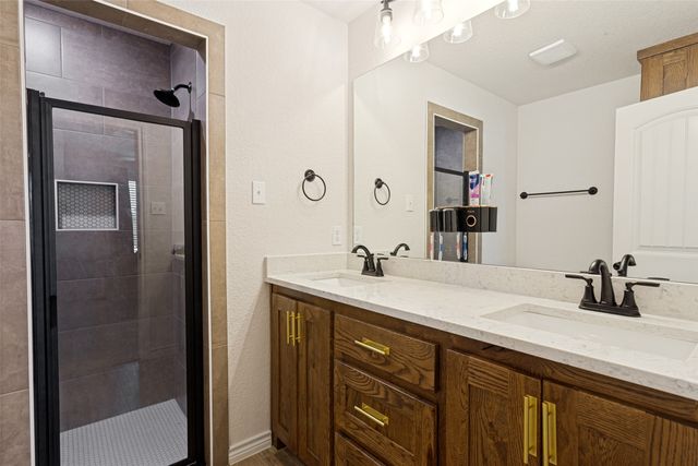 205 Altom Road, Springtown, TX 76082