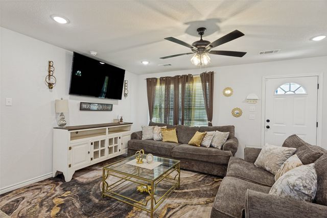 205 Altom Road, Springtown, TX 76082