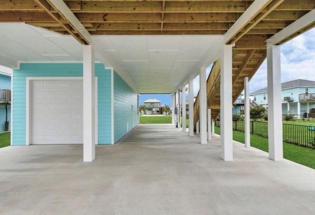 22814 Camino Street, Galveston, TX 77554