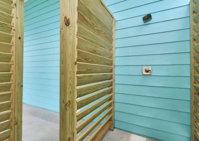 22814 Camino Street, Galveston, TX 77554