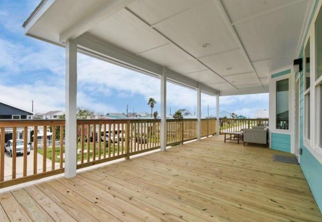 22814 Camino Street, Galveston, TX 77554