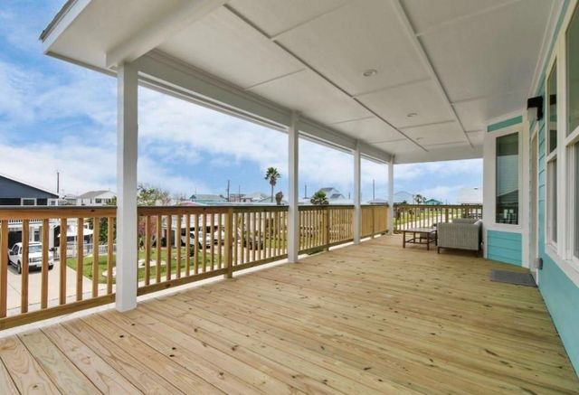 22814 Camino Street, Galveston, TX 77554