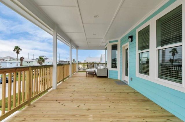 22814 Camino Street, Galveston, TX 77554