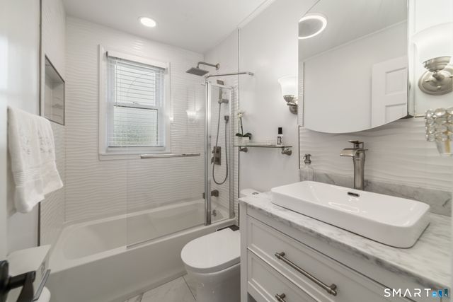 18 Fairlea Avenue, Stratford, CT 06614