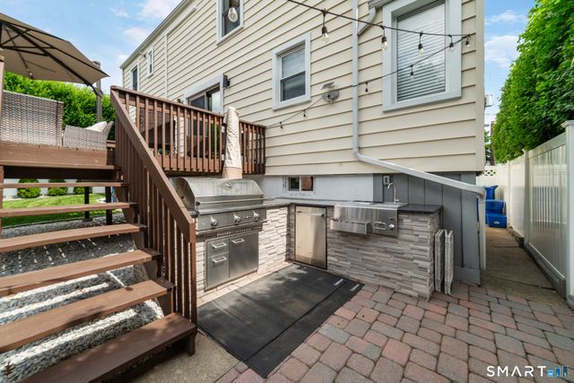 18 Fairlea Avenue, Stratford, CT 06614