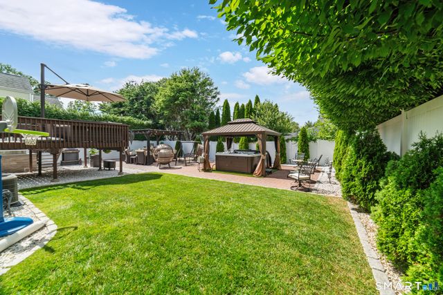 18 Fairlea Avenue, Stratford, CT 06614