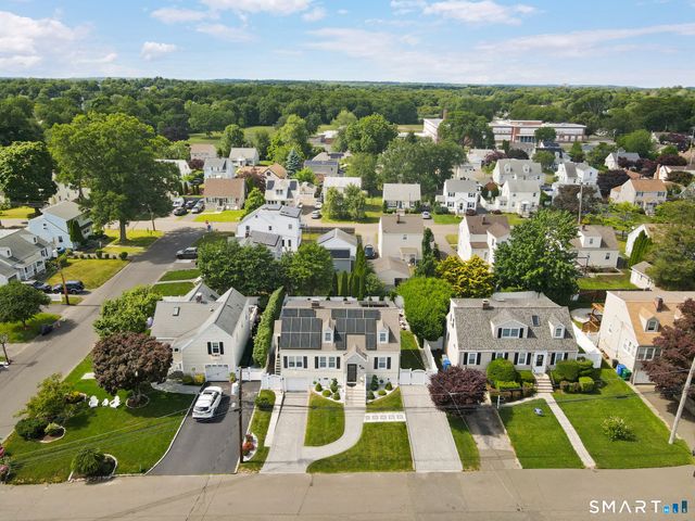 18 Fairlea Avenue, Stratford, CT 06614