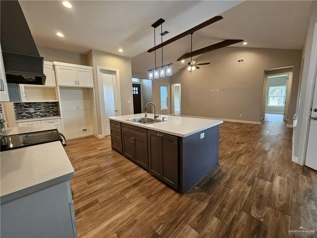 100 N Valencia Drive, Bayview, TX 78566