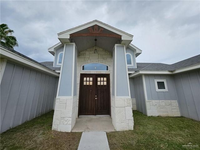 100 N Valencia Drive, Bayview, TX 78566