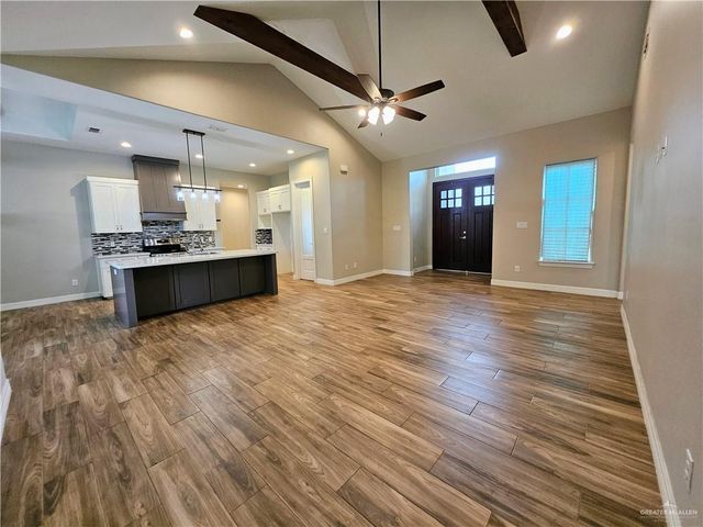 100 N Valencia Drive, Bayview, TX 78566