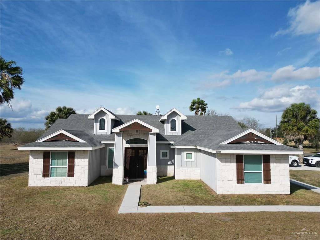 Image 1 of property listing at 100 N Valencia Drive, Bayview, TX 78566